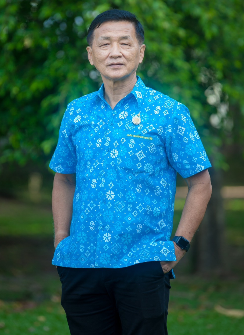 นายสมโชค ยินดีสุข
