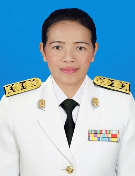 นางบุษบรรณ สิงโต